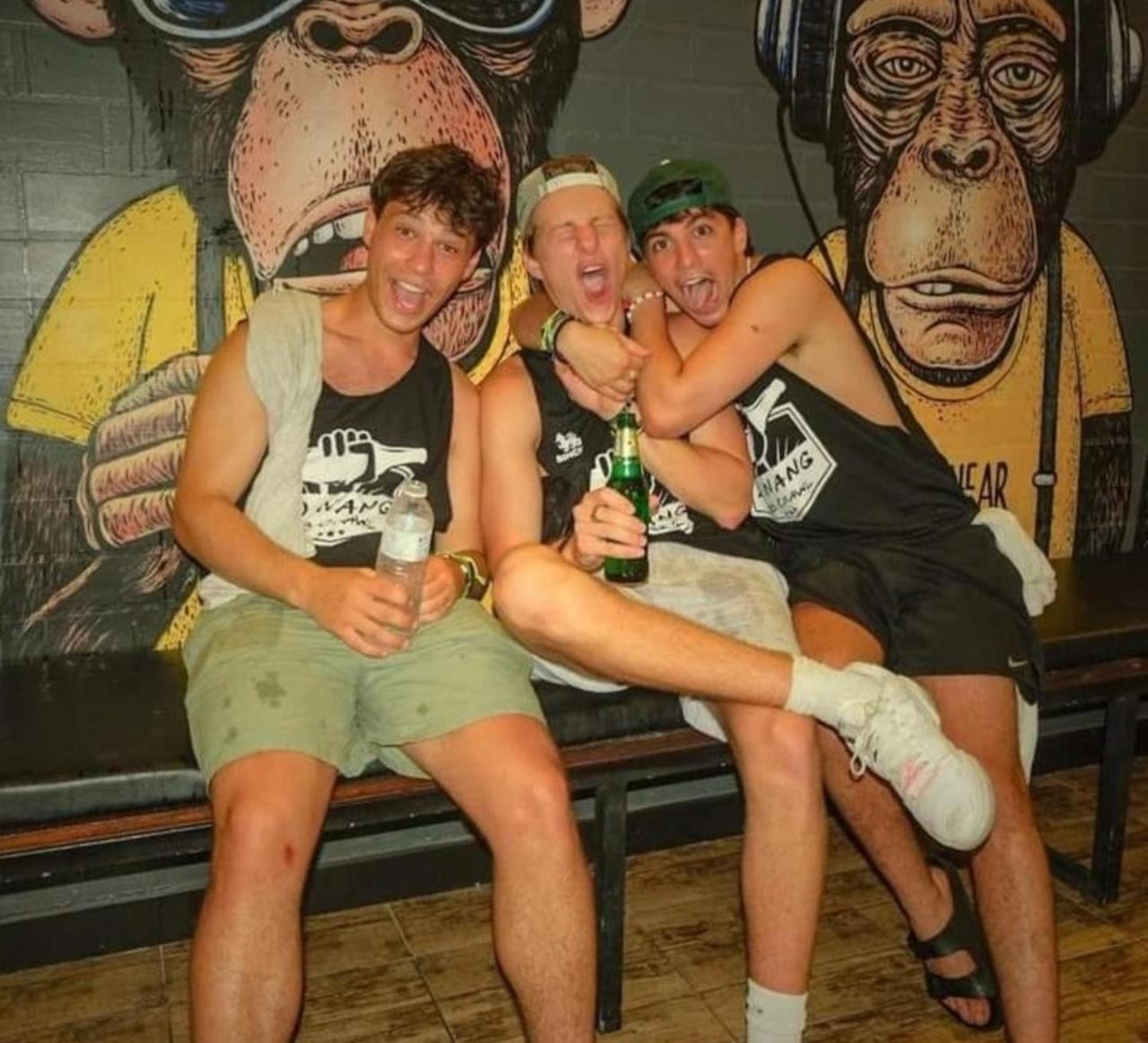 Balcony Party Hostel - 18-40 (Adults Only) Ao Nang Ngoại thất bức ảnh