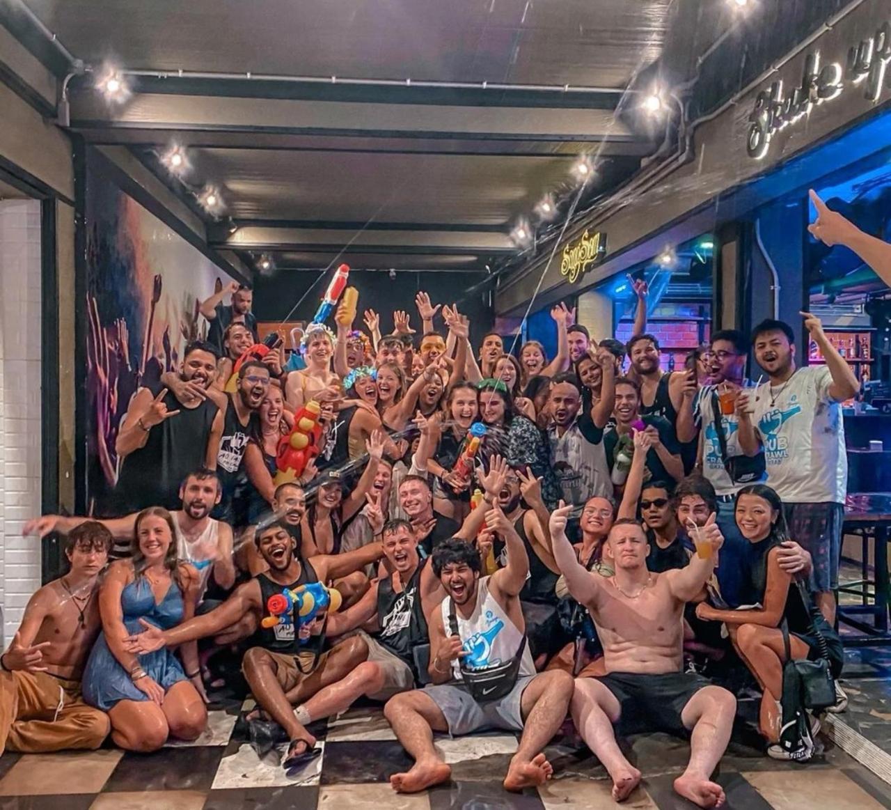Balcony Party Hostel - 18-40 (Adults Only) Ao Nang Ngoại thất bức ảnh