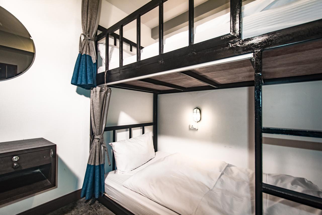 Balcony Party Hostel - 18-40 (Adults Only) Ao Nang Ngoại thất bức ảnh